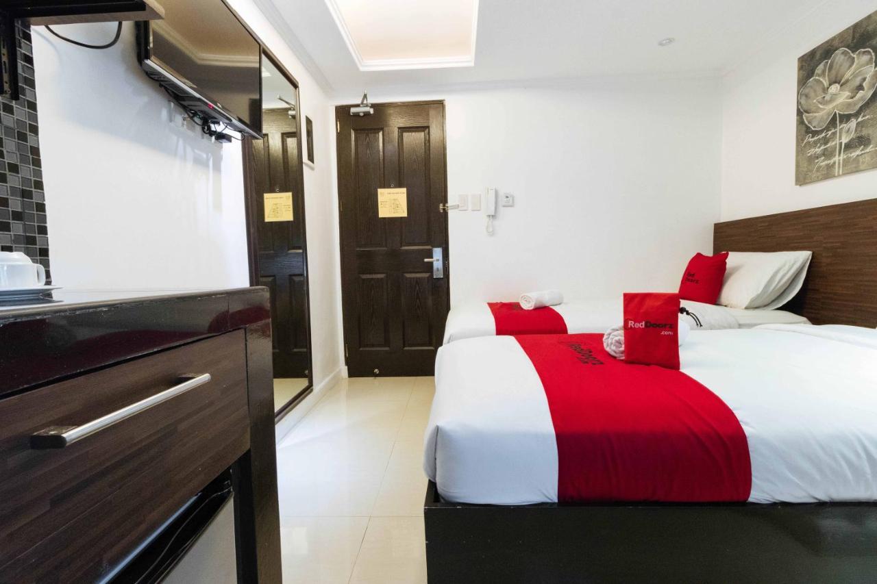 Reddoorz Plus @ Poblacion Makati Makati City Esterno foto